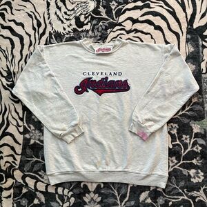 005 - VINTAGE 90s CLEVELAND INDIANS MLB BASEBALL THRASHED SWEATSHIRT